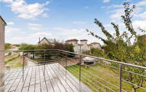 2 Bedroom Cozy Apartment In St-Georges-De-Didonne